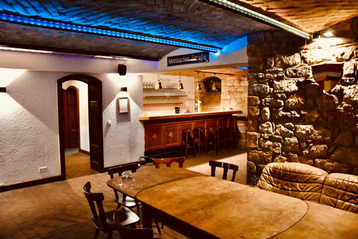 WG-Zimmer Hartenberg/Münchfeld Mombacher str. 87 - Unsere gemütliche Kellerbar