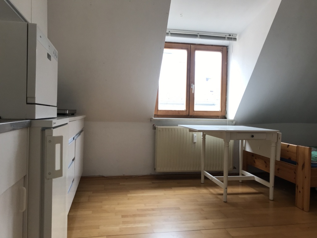 Helle, Sonnige 1-Zimmer-Wohnung im Uni-Viertel / Bright Sunny 1-Room-Flat im Herzen von München Helle, Sonnige 1-Zimmer-Wohnung im Uni-Viertel / Bright Sunny 1-Room-Flat in the Heart of Munich – 80801 München Maxvorstadt – Vorschaubild 6