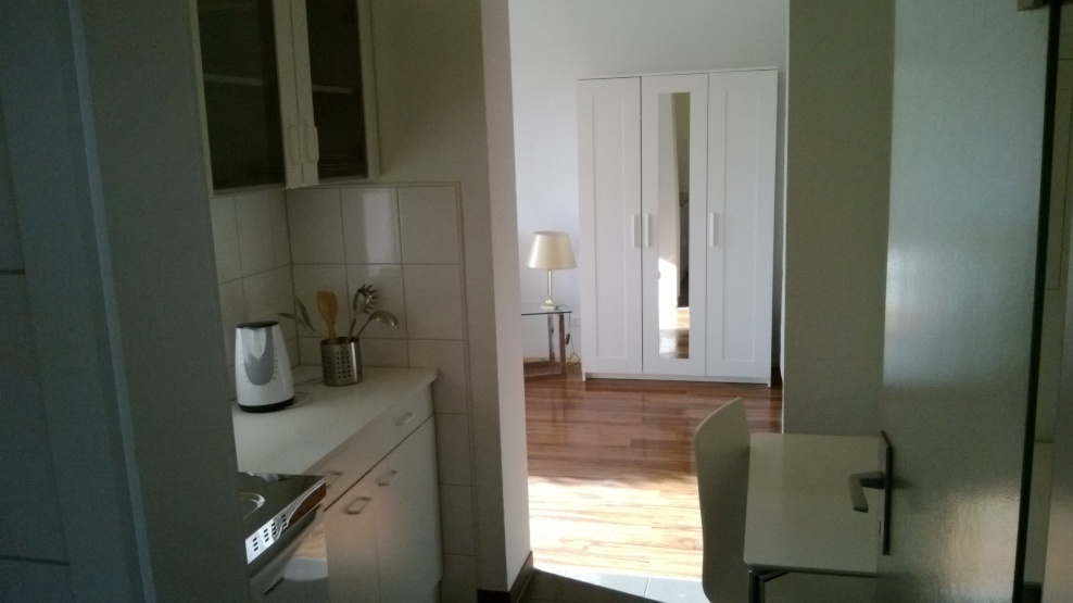 Modern möbliertes Apartment mit Balkon Wohnung in KölnWeiden