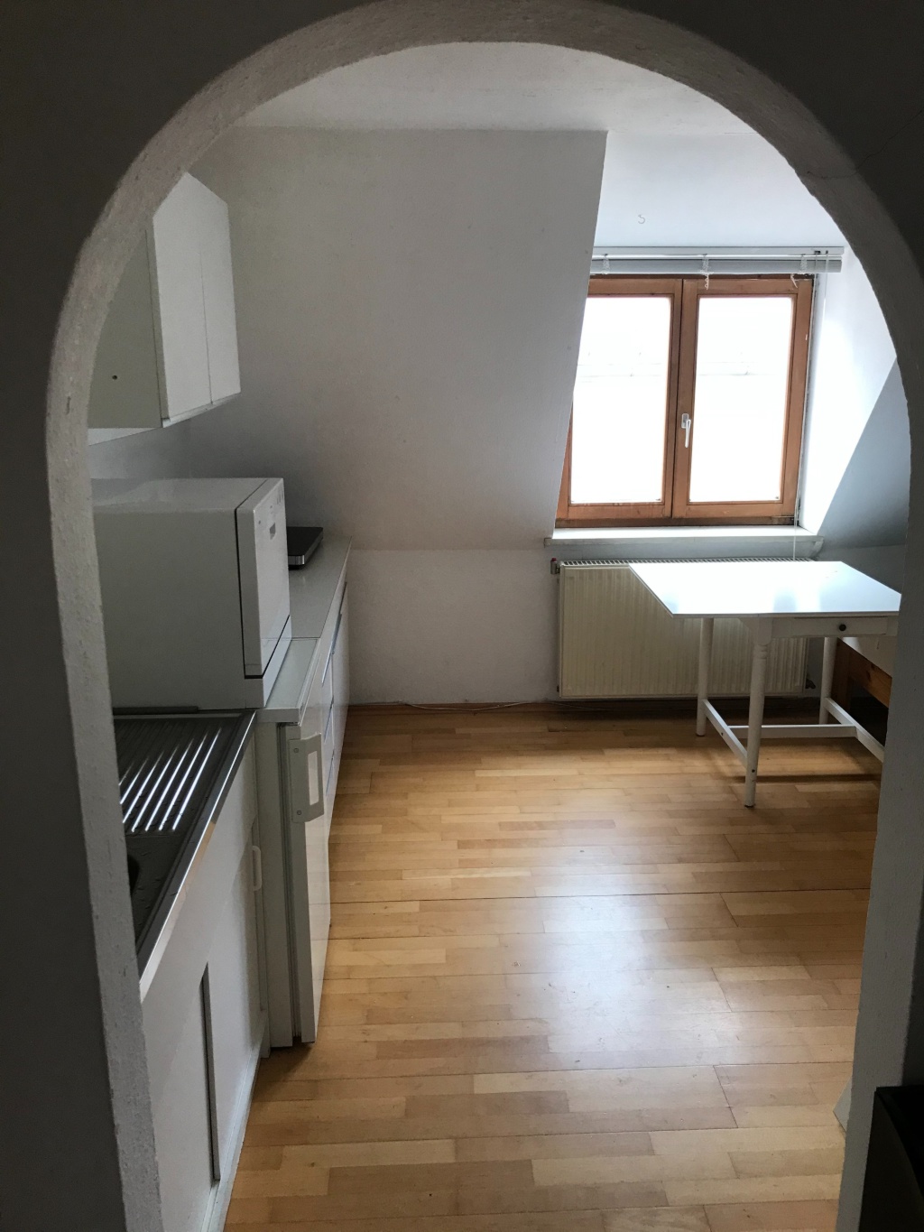 Helle, Sonnige 1-Zimmer-Wohnung im Uni-Viertel / Bright Sunny 1-Room-Flat im Herzen von München Helle, Sonnige 1-Zimmer-Wohnung im Uni-Viertel / Bright Sunny 1-Room-Flat in the Heart of Munich – 80801 München Maxvorstadt – Vorschaubild 4