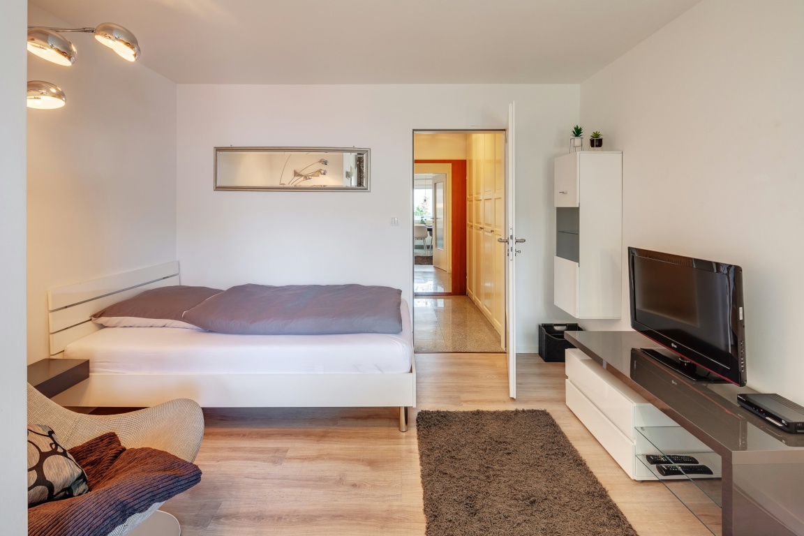 Möbliert und ausgestattete Wohnung in Milbertshofen – Nietzschestr. 36, 80807 München Milbertshofen-Am Hart – Vorschaubild 2