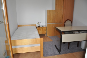 Anzeigenbild: Flexibler Zeitraum (auch Kurz-), schöne, möblierte WG-Zimmer, ideal für Porschepraktikanten