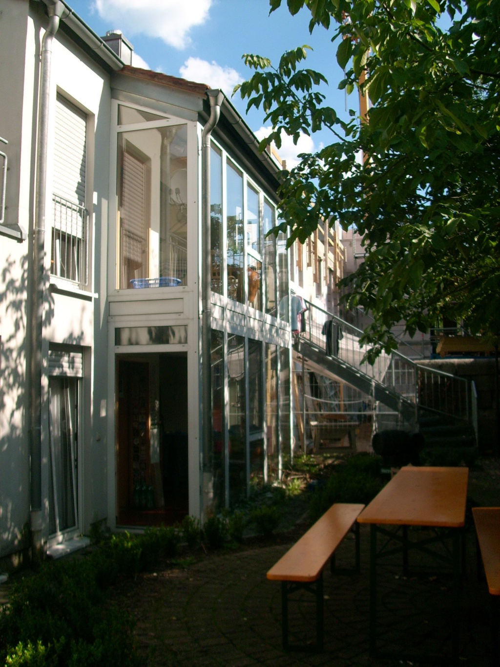 WG-Zimmer Innenstadt Friedrichstraße 41 - Wohnheim vom Garten aus