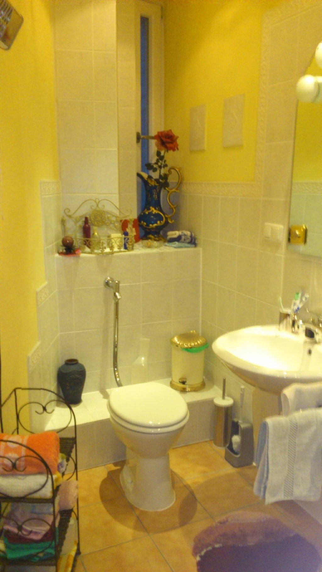 Flat Wunsch-flexibler Einzug noch im August möglich für 1 PERSON Allersbergerstrasse - Duschbad/WC - Waschtisch - Glasduschkabine/Dusche Spiegel