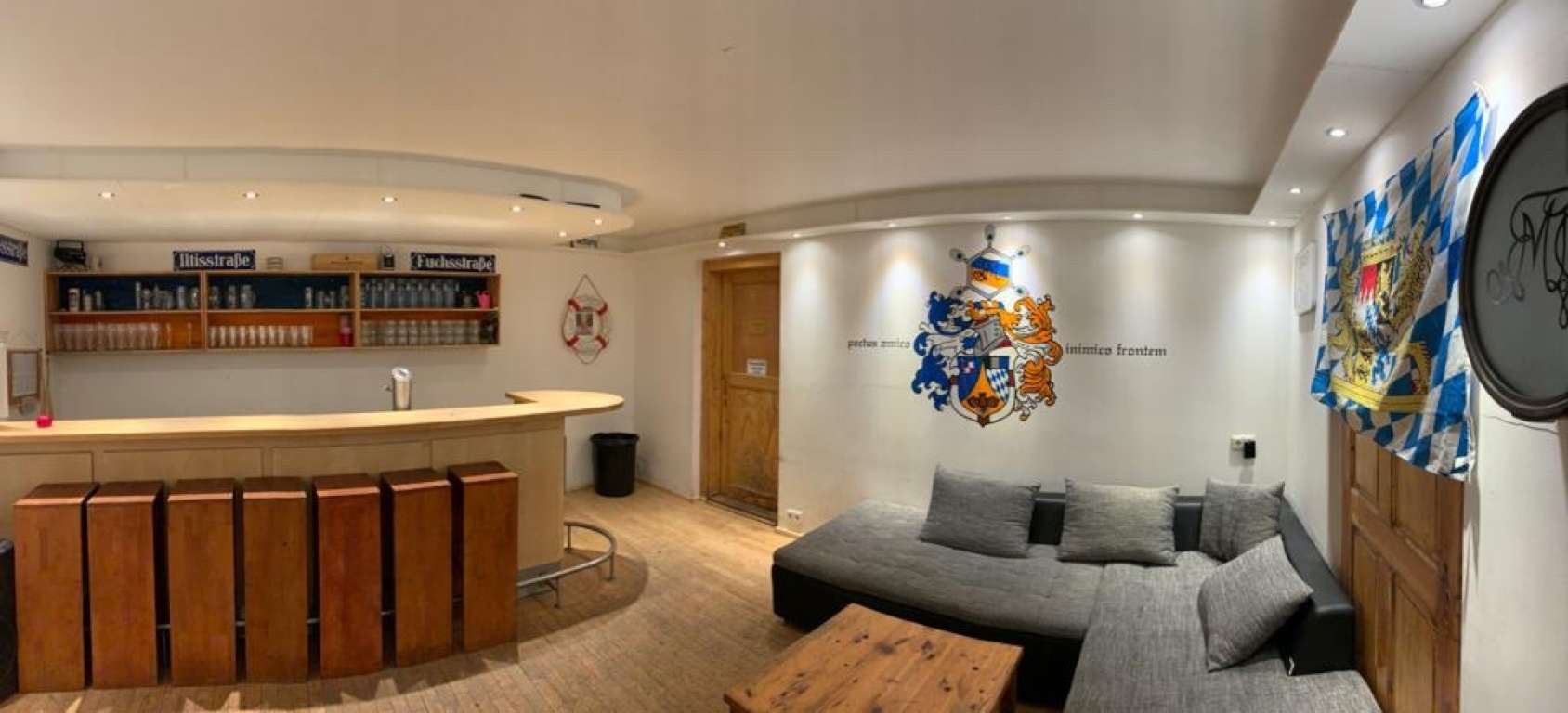 WG-Zimmer Schwabing-Freimann Dietlindenstraße 5 - Unsere Bar