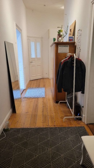 Ad image: Schönes helles Zimmer in grosser Altbauwohnung