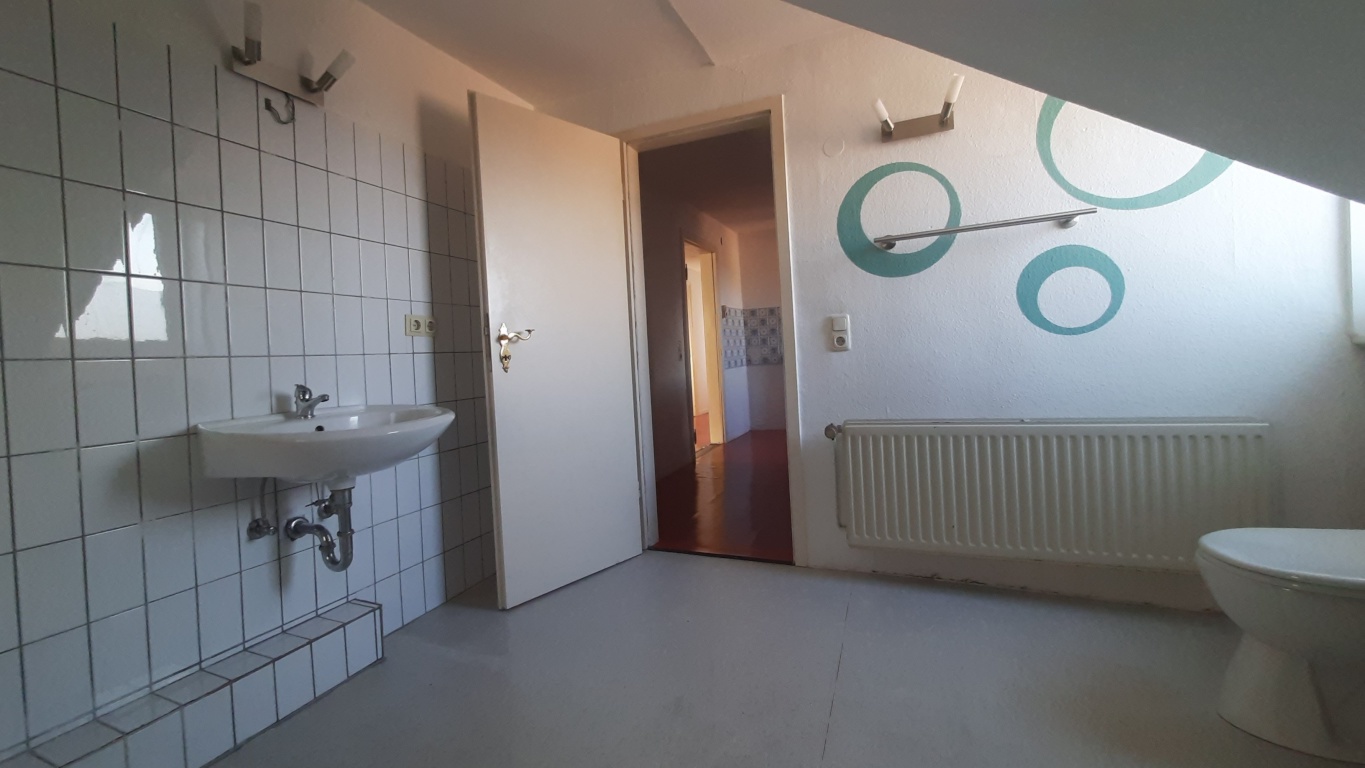 Helle 3-Zimmer-Dachgeschoss-Altbauwohnung in Lüneburg – Vor dem Neuen Tore, 21339 Lüneburg Weststadt – Vorschaubild 16