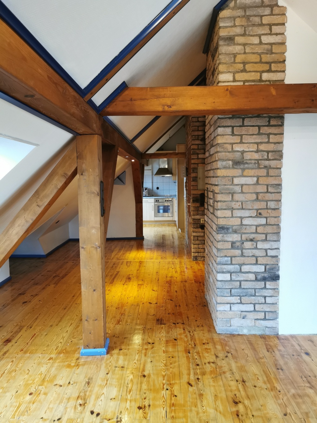 Dachgeschosswohnung mit Einbauküche und 20m2 Terrasse – Alte Ümminger Str., 44892 Bochum Laer – Vorschaubild 3