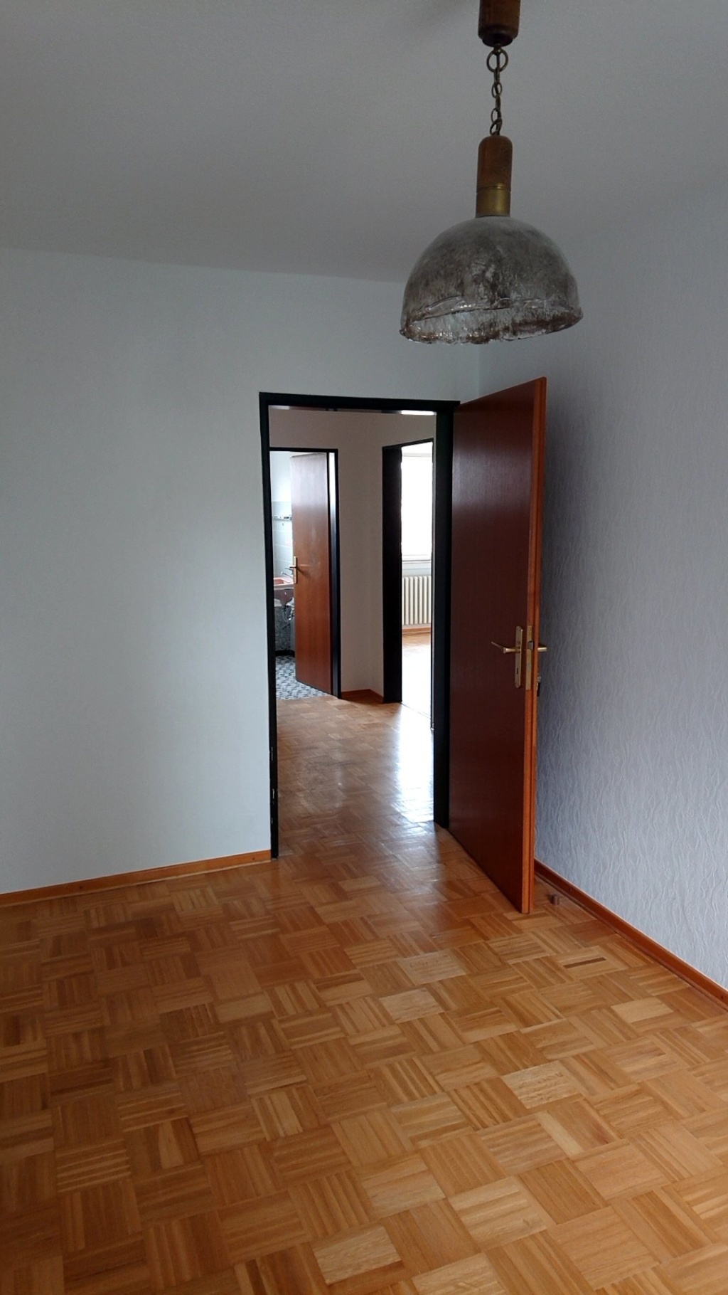 4+ Wohnung in freistehendem Haus mit Garten zu vermieten. Ideal für Studi-WG ! – Florian-Geyer-Str. 18, 55126 Mainz Finthen – Vorschaubild 11