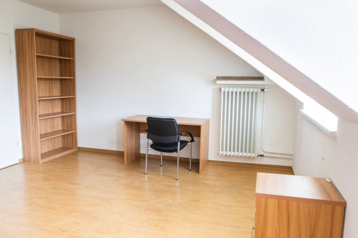 WG-Zimmer Südstadt Loestraße 21 - andere Seite des Zimmers