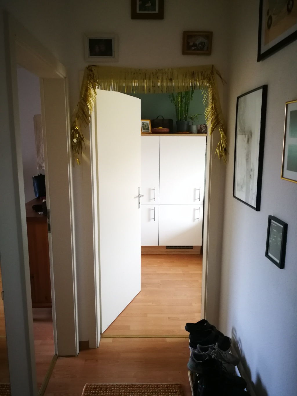 Gemütliche, helle 2-Zimmer Wohnung zur Zwischenmiete – Ulmer Str., 50739 Köln Bilderstöckchen – Vorschaubild 2