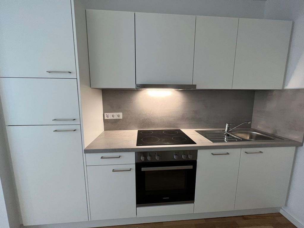 Estudio Ostend Ferdinand-Happ-Straße 16 - Einbauküche mit Kühlschrank, Spülmaschine und Backofen