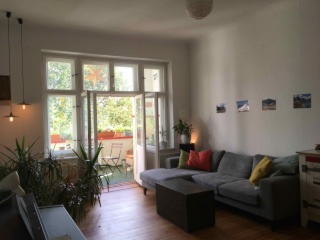 Schöne Altbauwohnung mitten im Kiez — photo 1