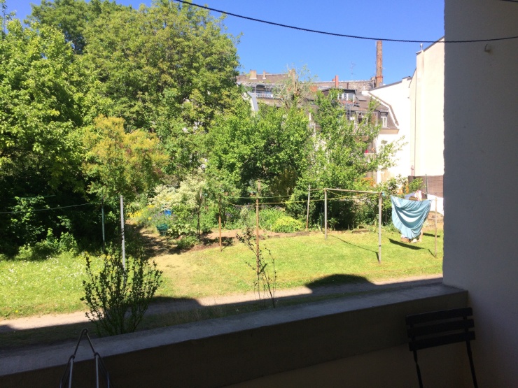 Vollmöbilierte Wohnung mit Loggia zum Garten in Teilnutzung Wohnung