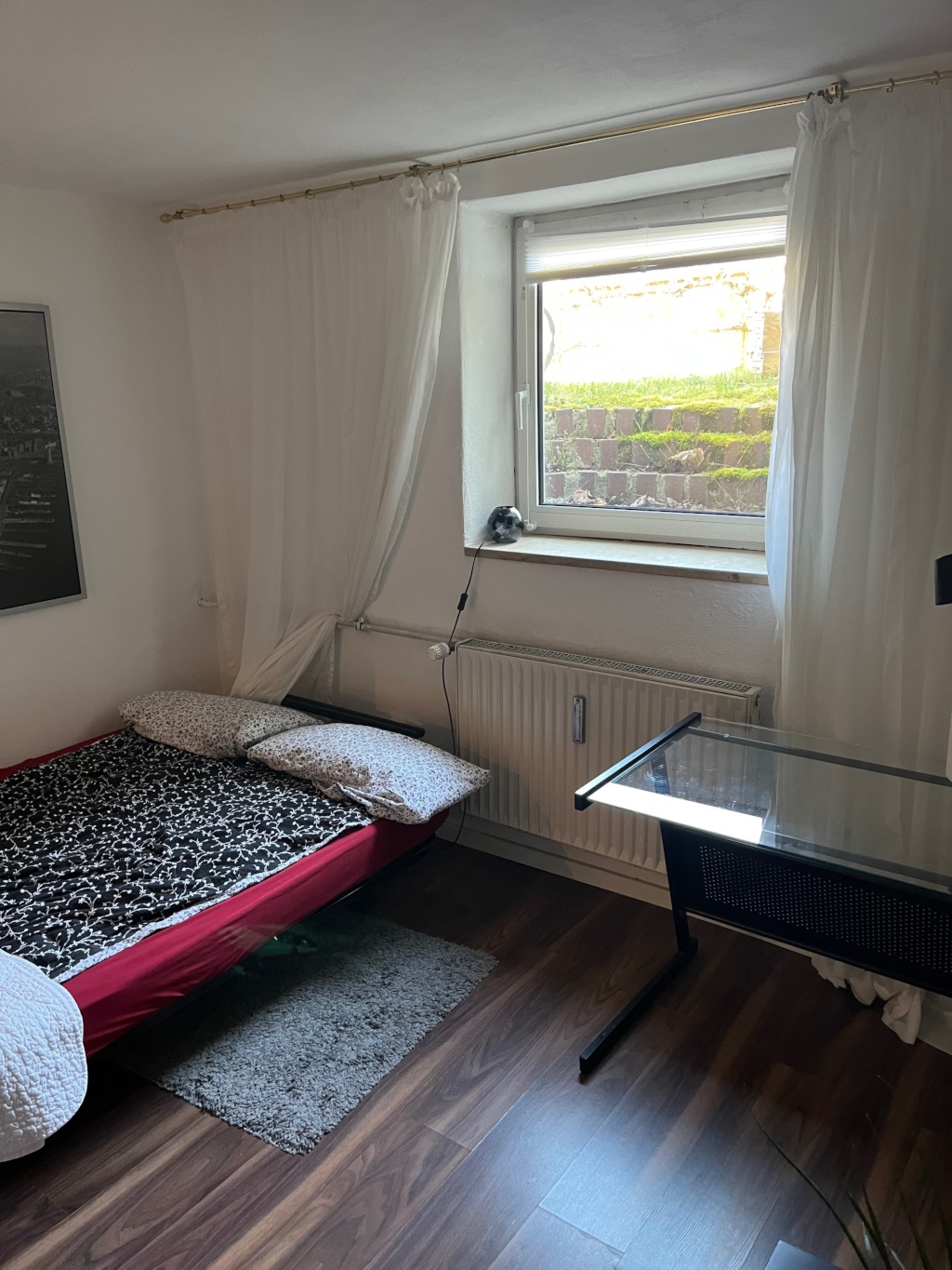 Monday to Friday only Möbliertes Soutterain appartment an Wochenendheimfahrer