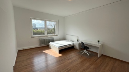 Anzeigenbild: **Erstbezug nach Sanierung** - Neu möbliertes WG-Zimmer in 5er WG. inkl. Reinigung, Nebenkosten usw 1-E