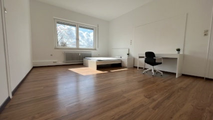 Anzeigenbild: **Erstbezug nach Sanierung** - Neu möbliertes WG-Zimmer in 5er WG. inkl. Reinigung, Nebenkosten usw 1-A