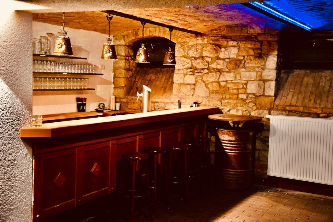 WG-Zimmer Hartenberg/Münchfeld Mombacher str. 87 - Tresen Kellerbar