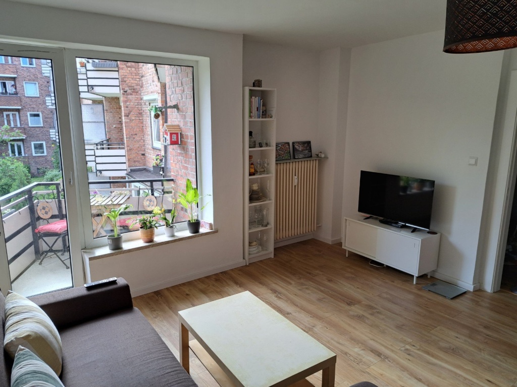 2,5 Wohnung in Hamburg-Hamm mit zwei Balkonen von 30.08. bis zum 28.9. Wohnraumschutznummer DEU-02000000-32-0012345-26 BEFRISTET – Caspar Vogh Str 69, 20535 Hamburg Hamm-Nord – Vorschaubild 3