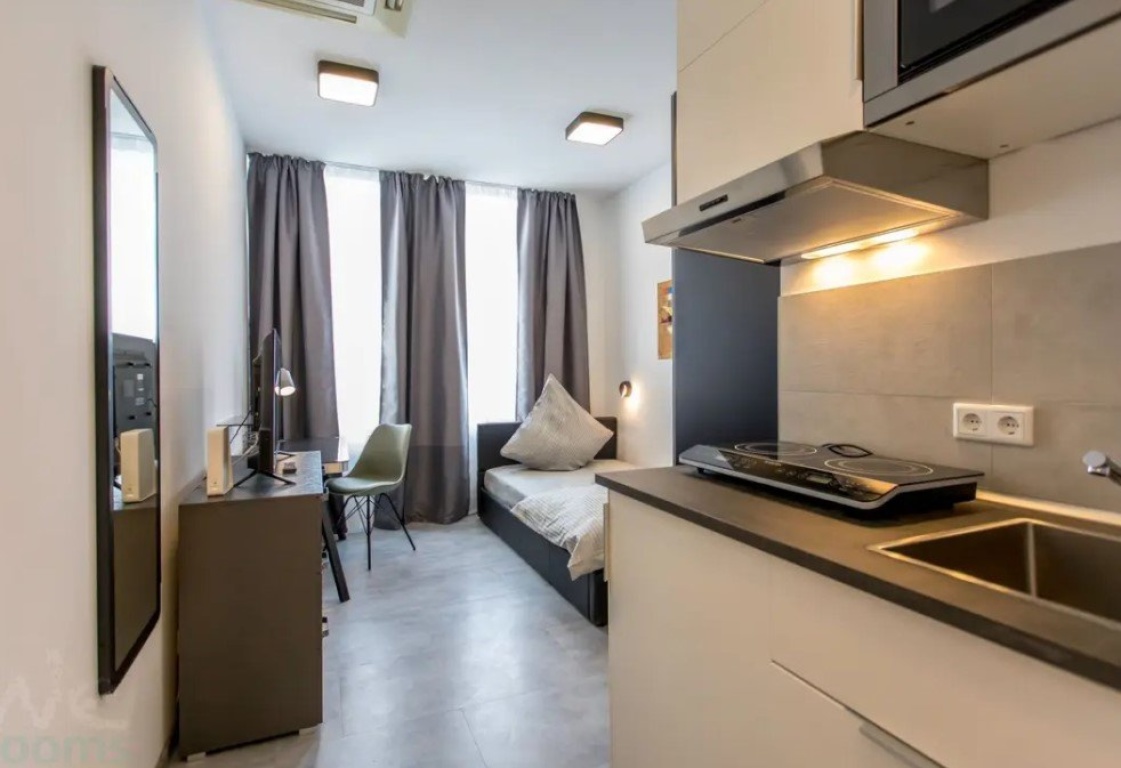 Estudio Bahnhofsviertel Taunusstr. HH 2OG rechts 00 - Küchenzeile und Wohnbereich