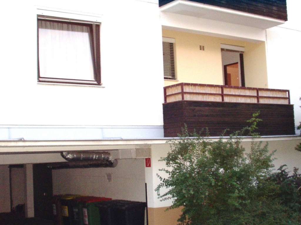 Wohnung Universitätsviertel Wilfriedgasse 12 - Blick auf die Loggia im Hochparterre
