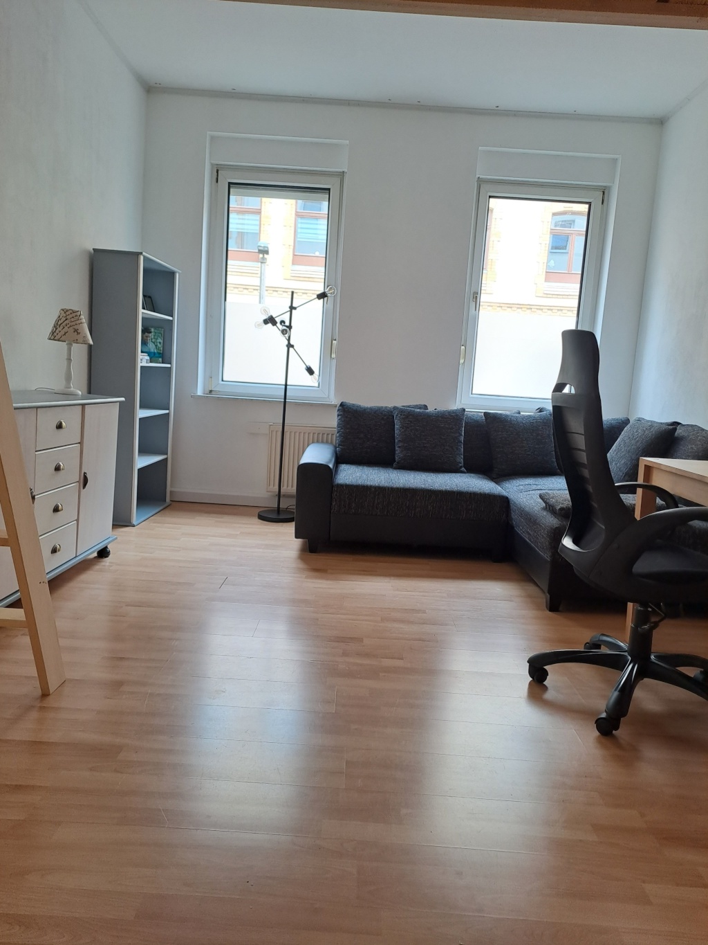 Fully furnished 1 bedroom apartment close to Halle main station
