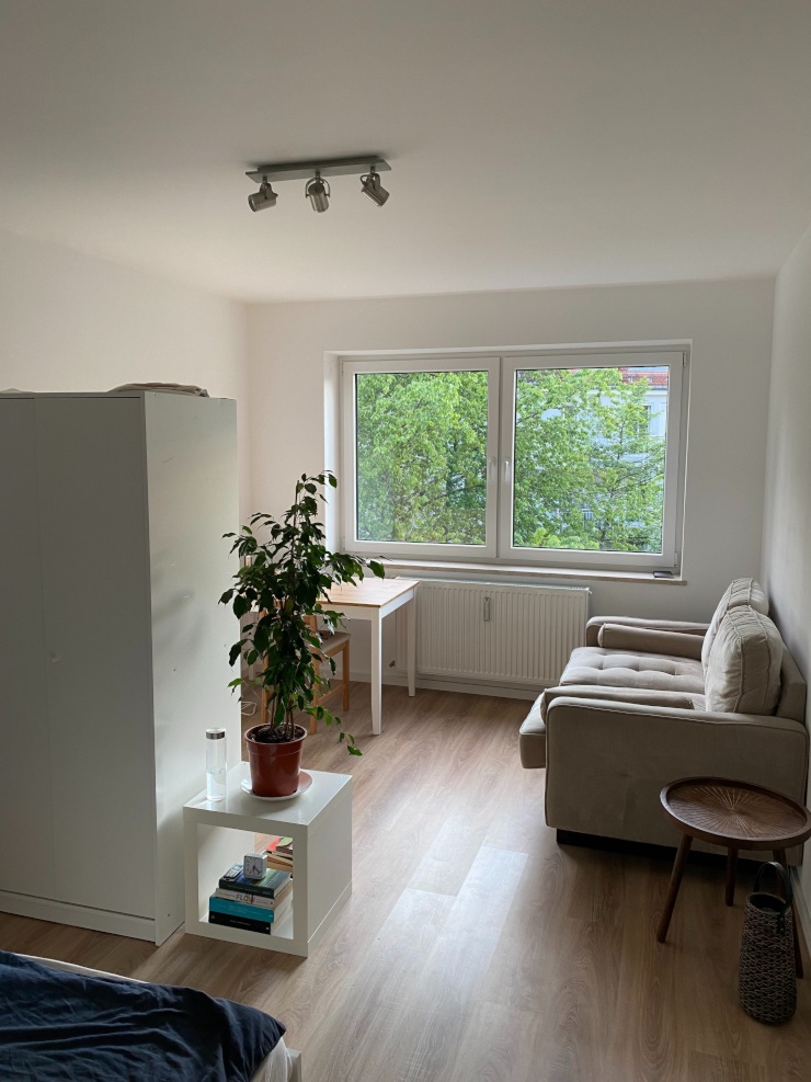 Sonniges München WGZimmer zur Untermiete im Juni+ // Sunny Munich room for subrent in June+