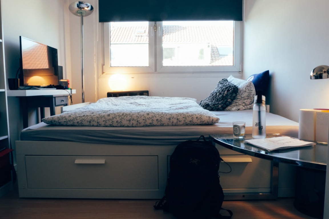 Flatshare Nord Am Kriegsbergturm 37 - Das Bett kann man bei Bedarf ausziehen