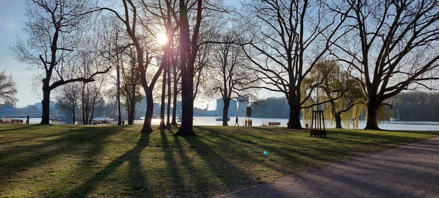 Traumhafte Wohnung im Grünen mit Wasserblick Halbinsel Stralau, vollmöbliert – Tunnelstrasse 31, 10245 Berlin Friedrichshain – Vorschaubild 16