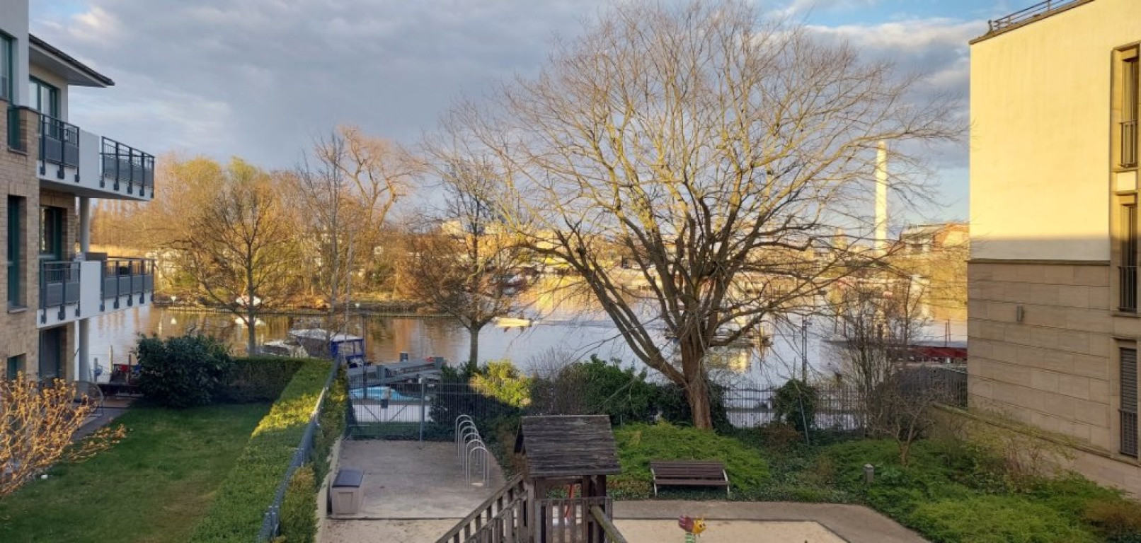 Traumhafte Wohnung im Grünen mit Wasserblick Halbinsel Stralau, vollmöbliert – Tunnelstrasse 31, 10245 Berlin Friedrichshain – Vorschaubild 13