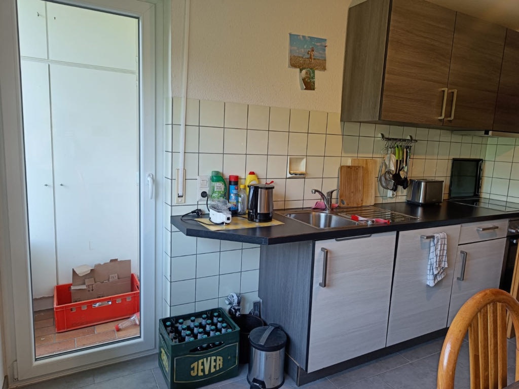 Flatshare Bürkle Bleiche Wiesenstraße - Stauraum auf dem Balkon in der Kueche
