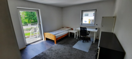 Anzeigenbild: 16m2 möbliertes Zimmer mit Balkon in Garching
