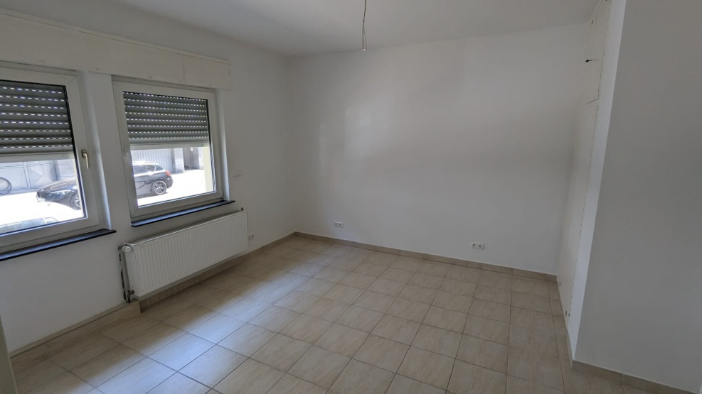 TopLage & Renovierte Wohnung mit 3 Räumen und neuer Einbauküche in der