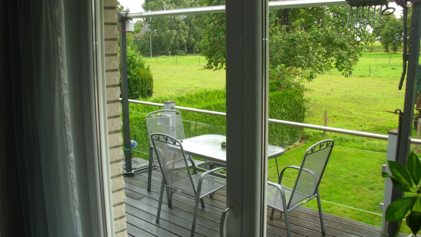 WG-Zimmer Titz Meerhofstraße 1 B - Balkon + Gartentreppe