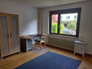 Anzeigenbild: HELLES 16 m2- Zimmer in 4er WG - Bad Cannstatt Im Geiger