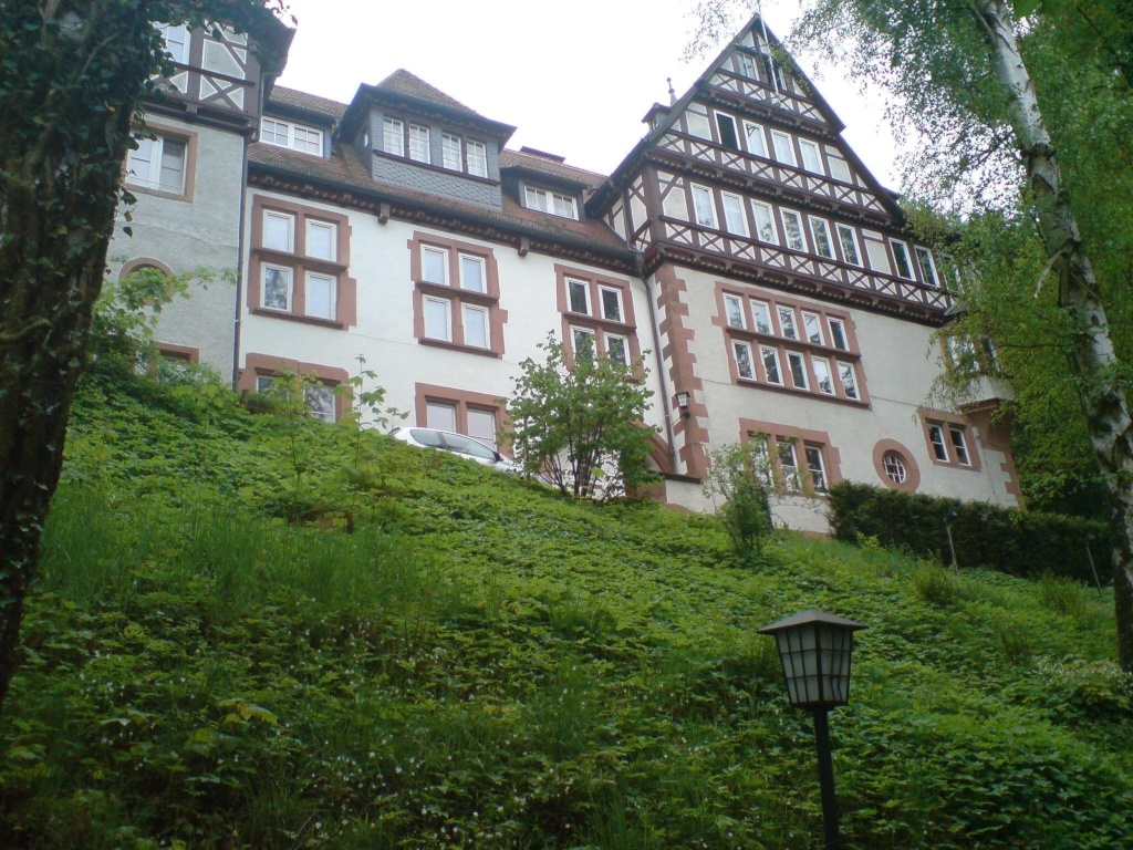 WG-Zimmer Kernstadt Wehrdaer Weg 32 - Haus Wegauffahrt