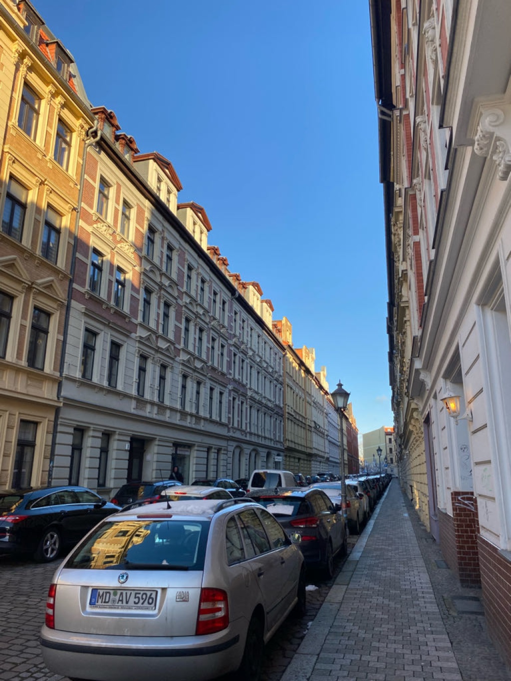 WG-Zimmer Buckau Basedowstr - und noch unsere Straße :)