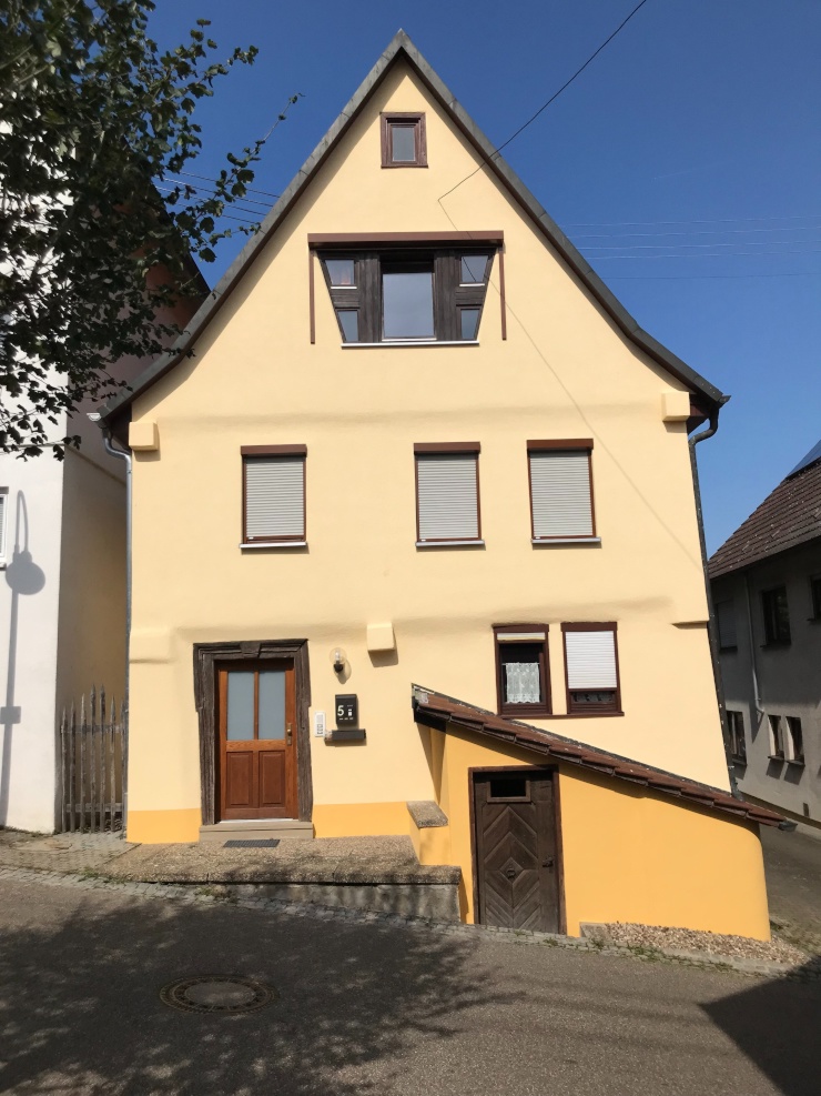 10 min zur FH! 2 Möblierte Zimmer in FrauenWG frei! WG in Künzelsau