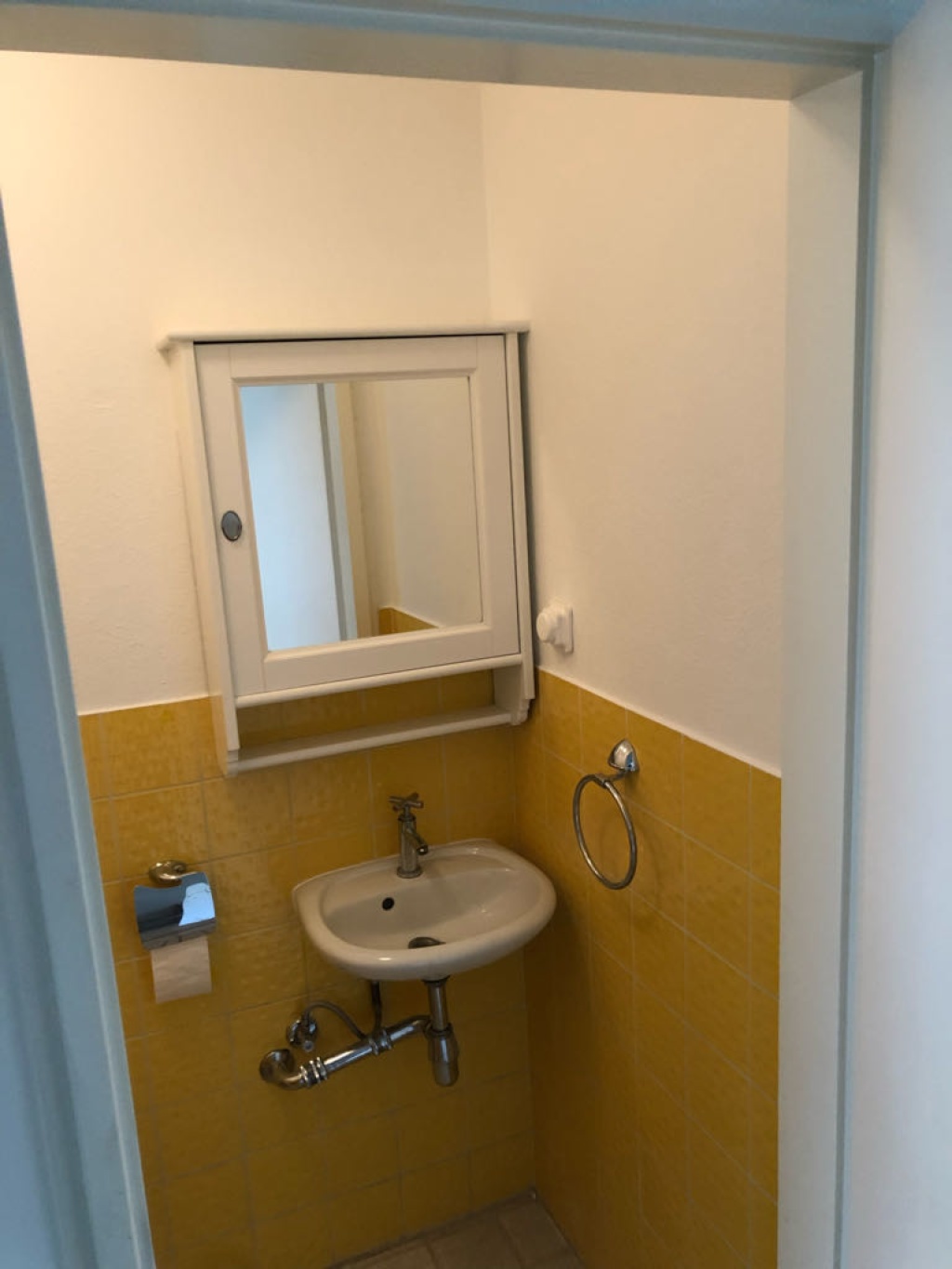 Sehr großes Zimmer mit privatem Balkonzugang inkl. Schwimmbadnutzung, ruhig – Foto 5