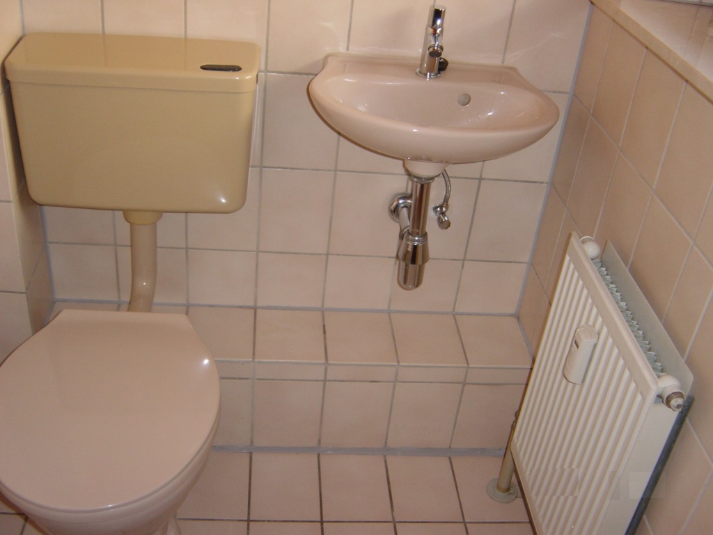 Habitación en WG Gießen Hindemithstr. 22 - Gäste-WC (Unterteil)