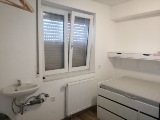 kleines WG-Zimmer in ruhiger Nachbarschaft in Nähe der U3 Fürstenried West - small room in quiet zone close to U3 Fürstenried West