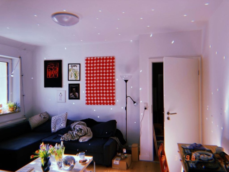 2 Zimmer frei in großer WG mit offenem Wohn/Essbereich & Balkon