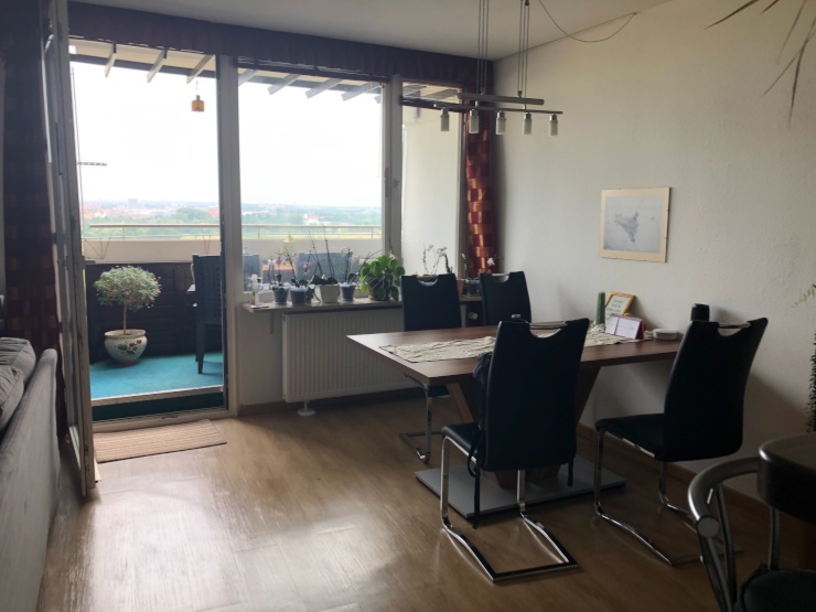 vollmöbliertes, lichtdurchflutetes Apartment im 16. Stock 1Zimmer