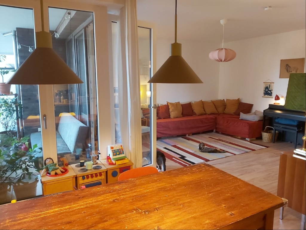 Flat Neukölln Eschersheimer Straße 17 - Küche, Blick auf Wohzimmer