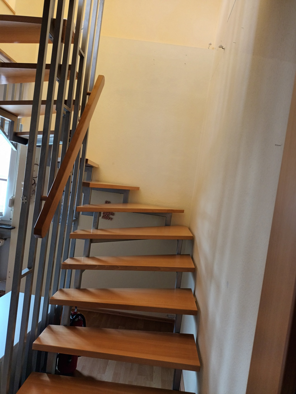 WG-Zimmer Maikammer Eulbuschgasse 1 - von der Küche in das DG
