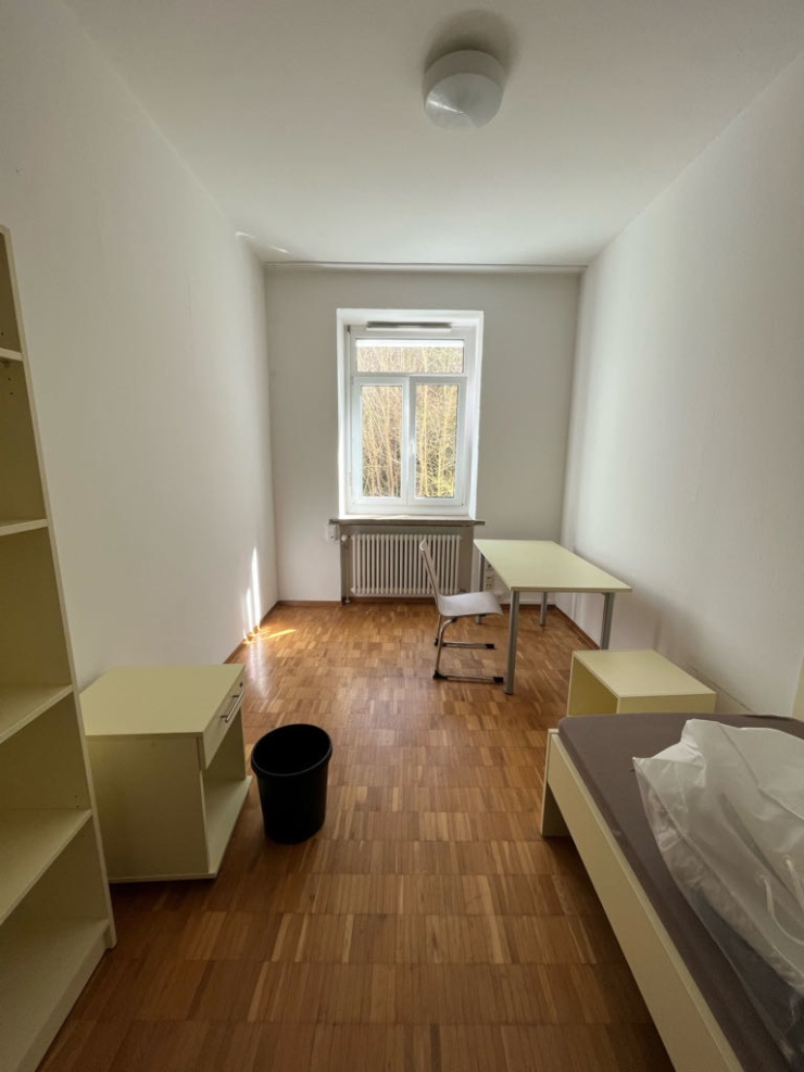 Einzelzimmer in Studentenwohnheim WG Zimmer Tübingen möbliert