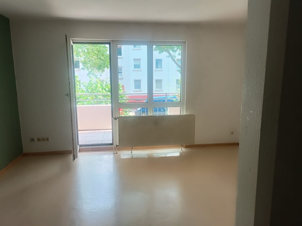 2 ZKB, Einbauküche mit großen Balkon nahe Uni Kassel