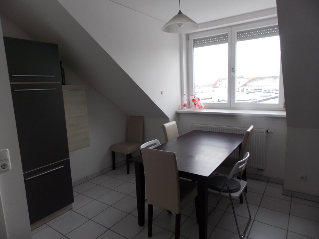 WG-Zimmer Bubenreuth Frankenstraße 80a - Küche + Essplatz