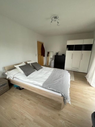 Anzeigenbild: Schönes und modernes Balkonzimmer in 3er WG
