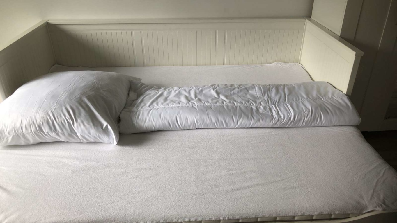 Habitación en WG Wedding Londoner Straße - Bett (80x200cm) - ausziehbar (160x200cm)